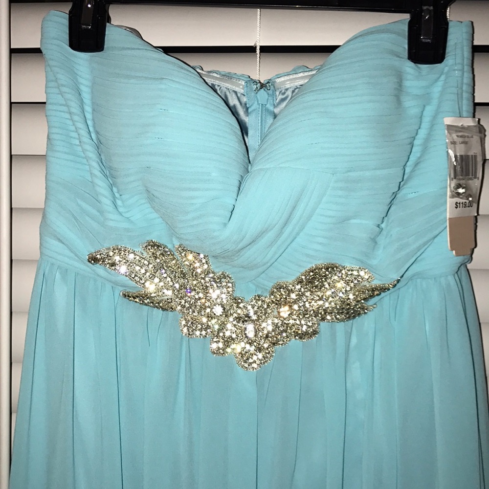 Bnwt Beautiful blue Crystal embellished dress